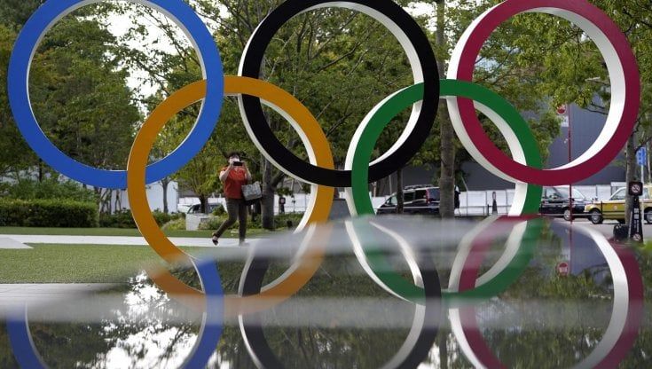 Coronavirus nel mondo: Merkel punta a proroga lockdown in Germania. Ministro Spahn coinvolto in scandalo mascherine