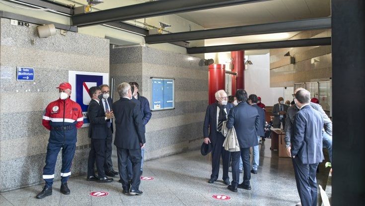 Consiglio regionale al via, salta il collegamento da remoto: tutti in aula