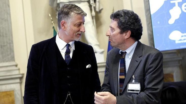 Giuli contro Buttafuoco: “Il governo non voleva la Russia alla Biennale”