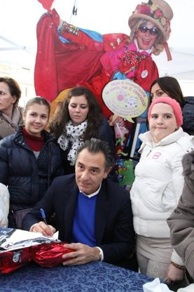 Prandelli firma le uova della solidariet&agrave;