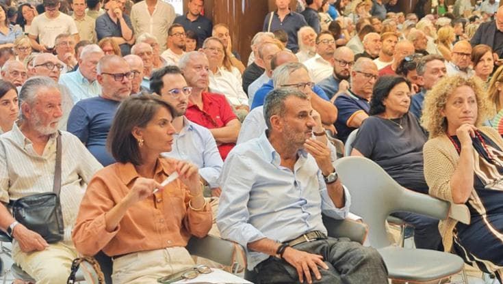 I consigli di Decaro al Pd per le politiche: “Non parliamo di leadership e citiamo Sanchez”