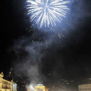 Torino, in 150mila per l'ultimo show dei fuochi d'artificio con il botto
