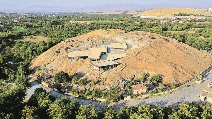 La collina dei leoni più forte del terremoto