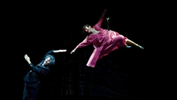Visuale, aereo e poetico: al Parco c'è Souvenir, ispirato agli amanti in volo di Chagall