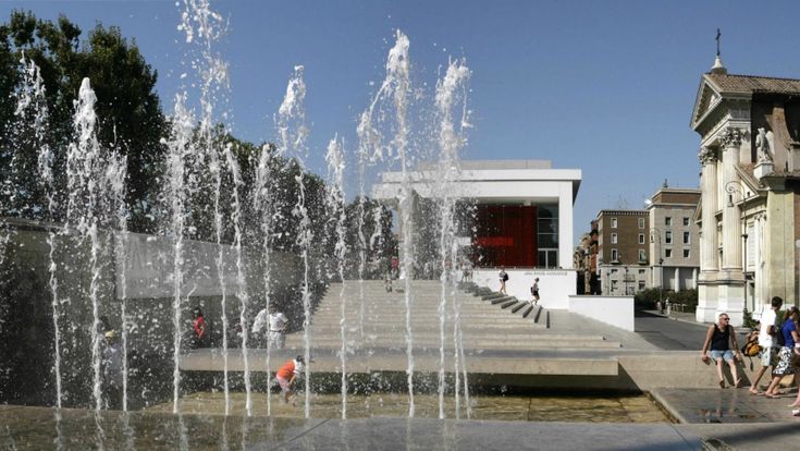 Vedi Roma ma una volta sola: la metà dei turisti non torna 