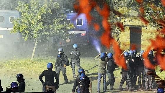 Bastonate ai No Tav, chiesta messa in prova per un carabiniere