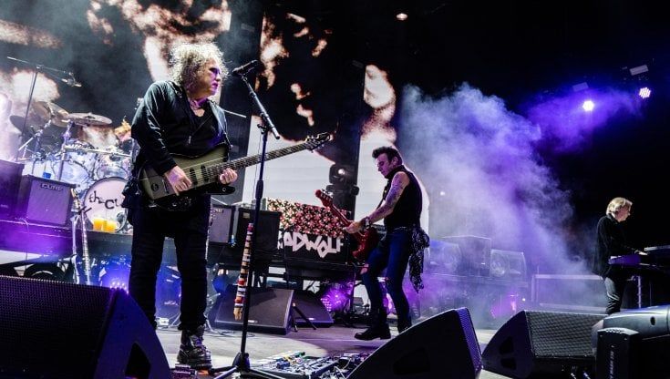 Fenomeno Cure: l'ultima icona post punk fa il tutto esaurito al Forum di Assago