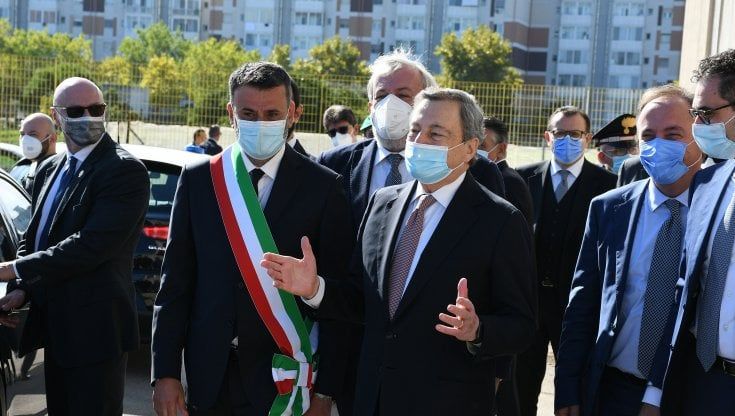 Crisi di governo, Decaro: "Dimostriamo  di essere una nazione seria. Priorità a Pnrr e caro-energia”