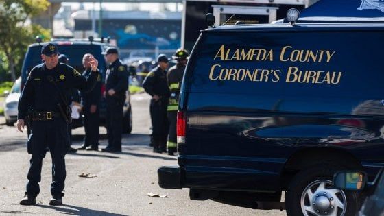 Usa, 36 morti accertati per il rogo al rave di Oakland. "Ancora molti dispersi"