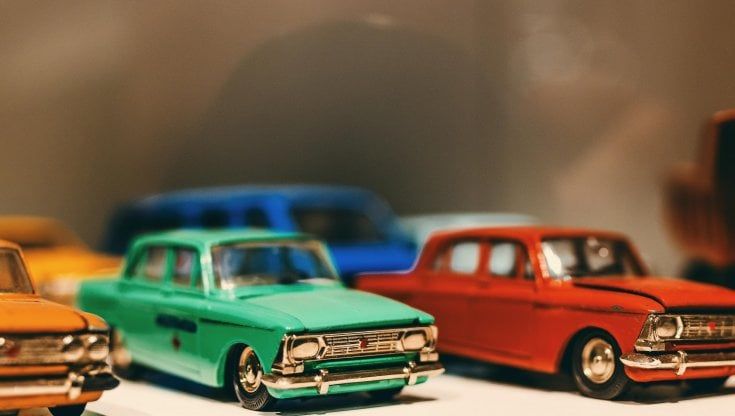 Roma, con le mani nel sacco: arrestati due ladri di automobili(ne)