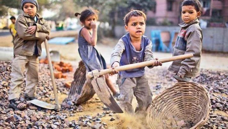 Bambini lavoratori, in tutto il mondo sono 160 milioni, che spesso non vanno mai a scuola o cercano di far convivere le due cose