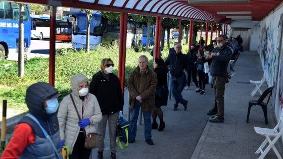 Emergenza coronavirus, la rabbia nelle fabbriche aperte. Scioperi spontanei: "Non siamo carne da macello"