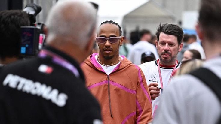 Silverstone, il lungo show: dalla vittoria dai box di Schumacher a quella di Hamilton su tre ruote