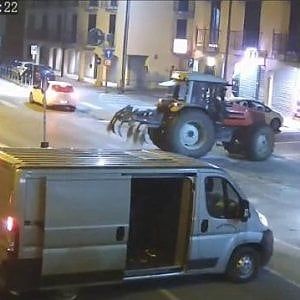 Alessandria, assalto con un escavatore ad un distributore di benzina