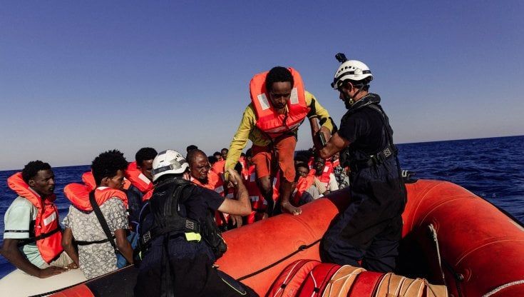 L'arma dei migranti sul voto: i barconi spinti in Italia dai mercenari della Wagner