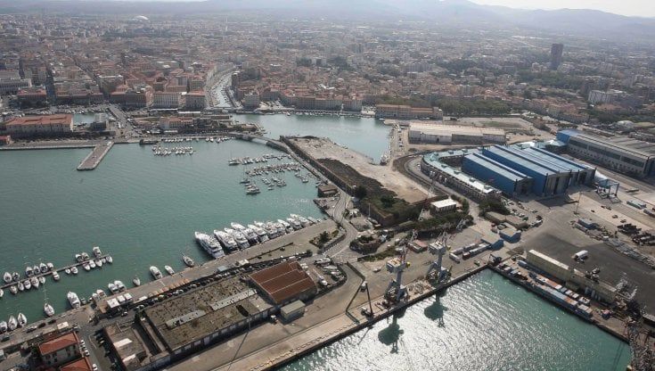 "Salari, salute, sicurezza": i lavoratori del porto di Livorno minacciano 10 giorni di sciopero