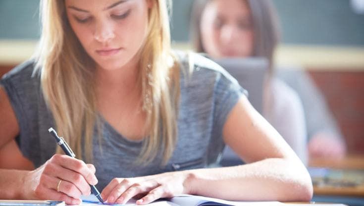 Esami di maturità e caldo, l'annuncio della Francia: "Basta a esami oltre mezzogiorno"