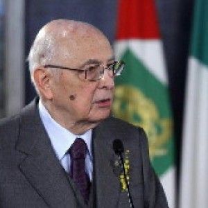 Napolitano: "Preoccupato per lo stato del dibattito in Italia. Viviamo una fase di sommovimento della politica"