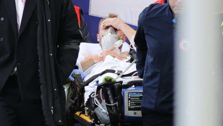 A Eriksen sarà impiantato un defibrillatore. Le prime parole dopo il risveglio: "Ho solo 29 anni, sono tornato con voi"