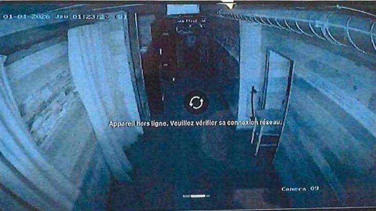 Le Constellation, le immagini della porta di sicurezza bloccata: “Nel video spunta un mobiletto”