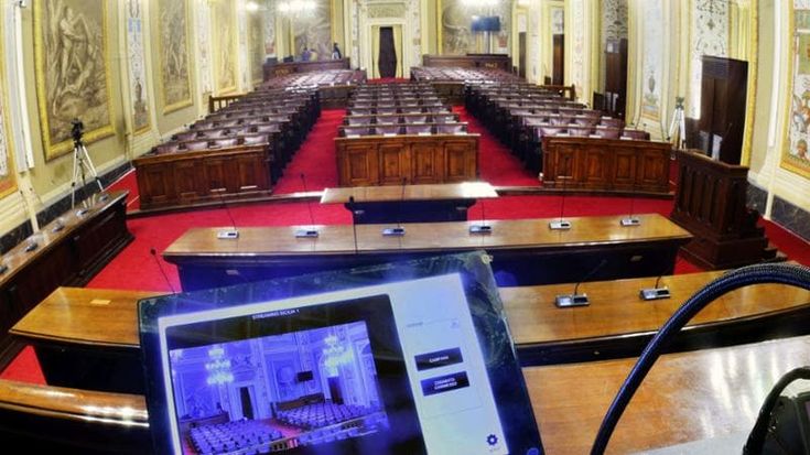Fondi regionali, è bufera: La Vardera accusa Auteri di minacce e lo denuncia. Ma rischiano di finire insieme nel gruppo misto. Il deputato di FdI si autosospende