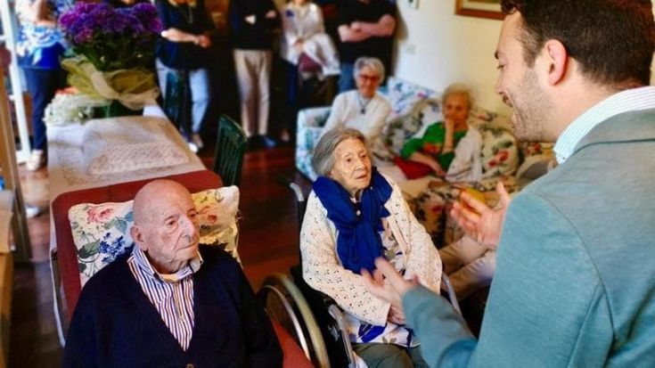 Compleanno da record per i gemelli centenari Anzidei, grande festa a Bagno a Ripoli