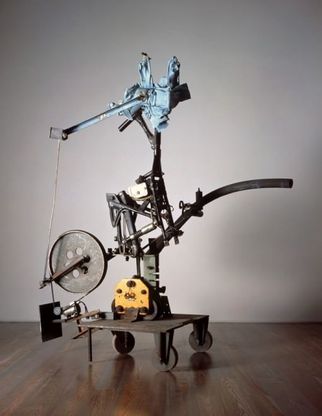 Enormi e rumorose: le paradossali macchine di Tinguely