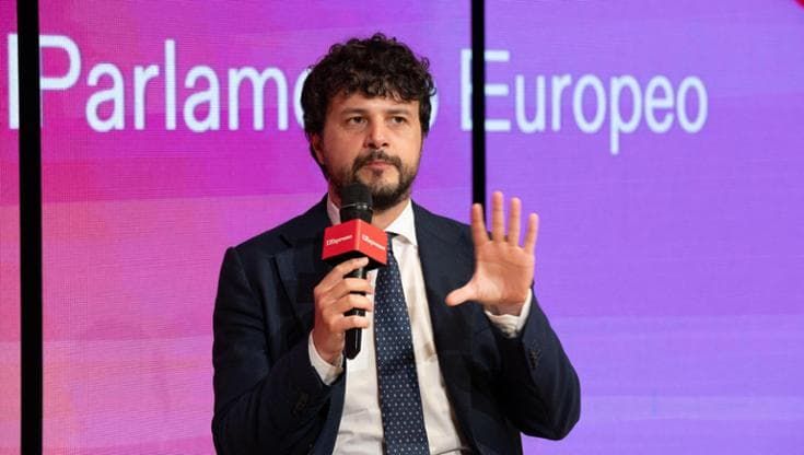 Benifei (Pd): “L’Europa è prima il suo modello sociale, qui le regole per limitare i rischi dell’Ai”