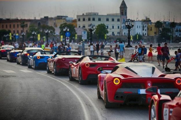 Ferrari Cavalcade, festa in Puglia