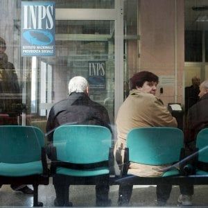 Ape sociale, ultimi giorni per le domande. Polemica sul riesame 