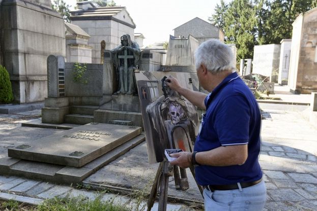 Torino, artisti al cimitero Monumentale alla ricerca di soggetti spettrali
