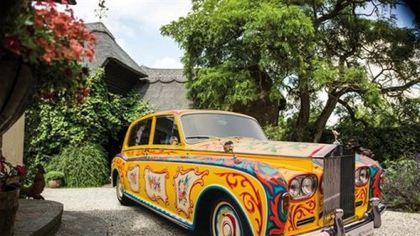 Torna a Londra la Rolls psichedelica di John Lennon
