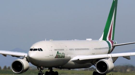 La Farnesina e Alitalia organizzano voli per gli italiani bloccati all'estero