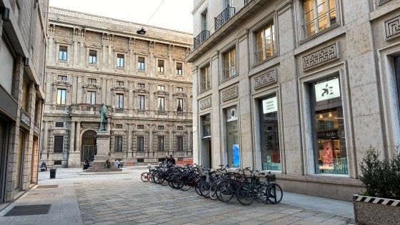 Via i marciapiedi, spazio a lastre di granito e rastrelliere per le bici: diventano pedonali le vie intorno a piazza Duomo