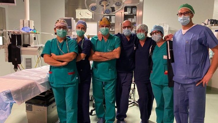 Bari, asportata massa tumorale di otto chili su una 61enne: "Operazione salvavita straordinaria"
