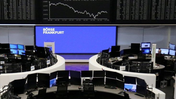 Borse Ue chiudono positive grazie a Wall Street. Il Pil Usa cresce del 4% nel quarto trimestre, poco sotto le attese