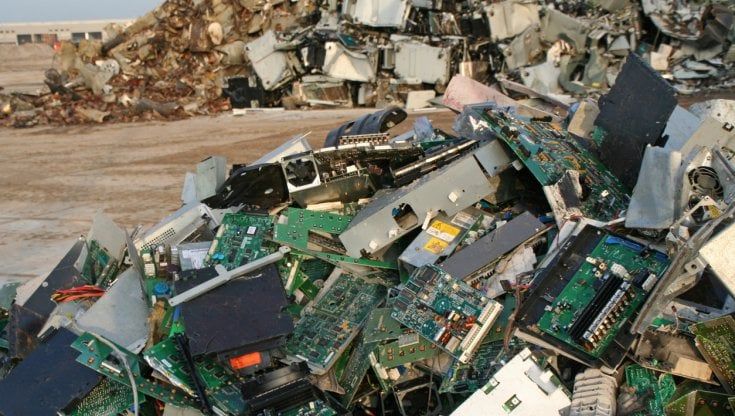 I rifiuti elettrici ed elettronici prodotti nell'ultimo anno pesano più della Grande Muraglia cinese