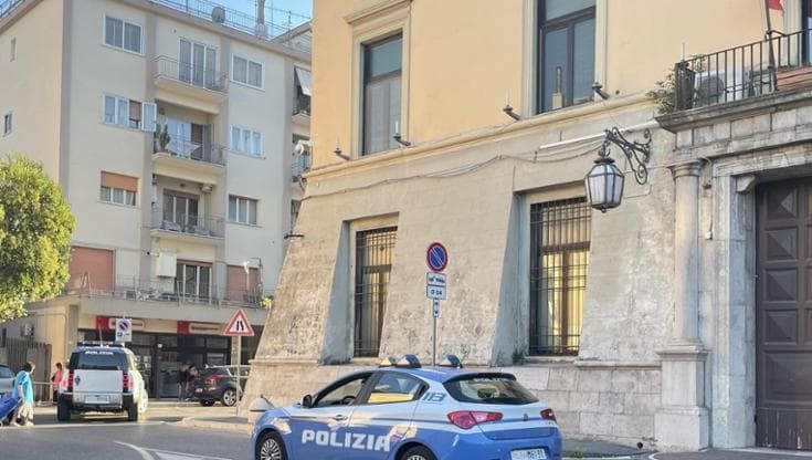 Caserta, controlli straordinari della polizia: 251 persone identificate, due denunciate