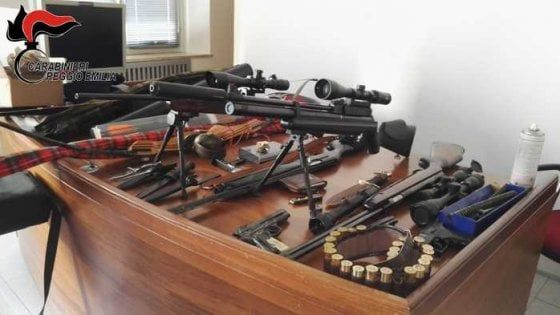 Reggio Emilia, ingente sequestro di armi. Si indaga su legami con la criminalità organizzata