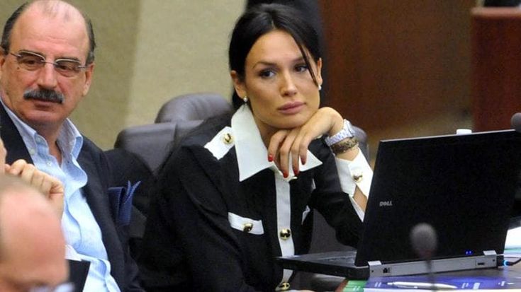 “Su Minetti in Uruguay non ci sono indagini”. Le prime carte in procura a Milano