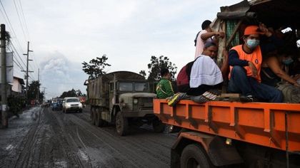 Filippine, rischio eruzione vulcano Taal: autorità ordinano 