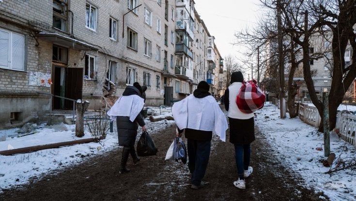 Ucraina, nelle città cadute i russi trasferiscono i sopravvissuti