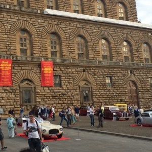 “Alla Corte dei Medici”, il concorso di eleganza incanta Firenze