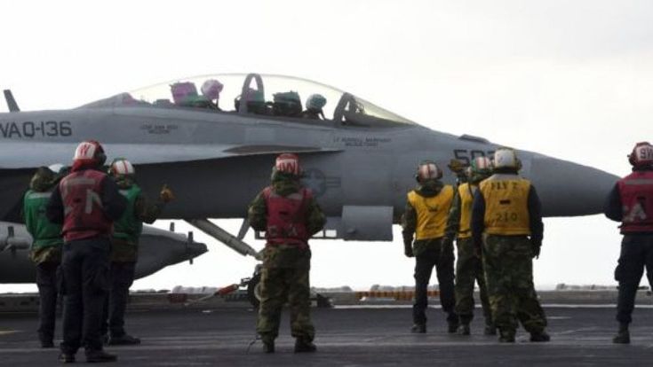Usa, la scia del caccia è un simbolo fallico: la Marina 'processa' il top gun