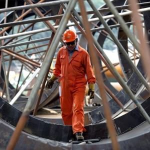 Inps: tra gennaio e aprile 155mila posti stabili in più. Renzi: "Inversione di rotta, ma strada lunga"