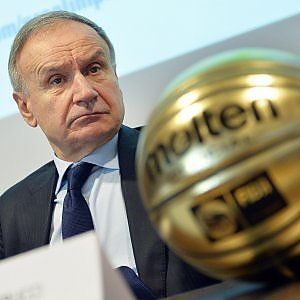 Basket, Petrucci scrive alla Fiba: "Piena adesione ai regolamenti"