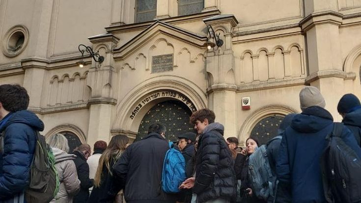 Studenti in viaggio per la Memoria. “Qui furono deportati i nostri nonni”