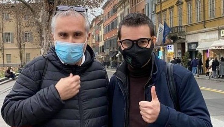Parma, in piazza con gli animalisti c'è anche Ciampolillo 
