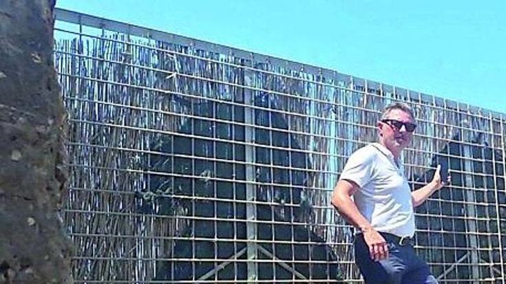 Borrelli, il Cavaliere social del mare libero