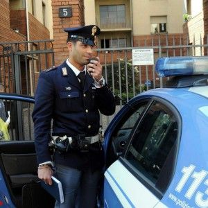 Orrore a Milano, violentata per sei anni dal patrigno. E dopo uno degli stupri rimane incinta
